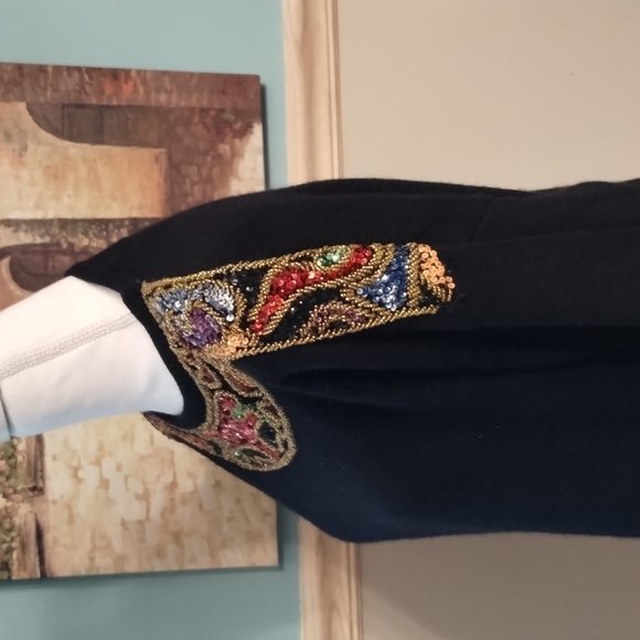 Beautiful vintage Embellished lambswool sweater - Picture 3 of 13